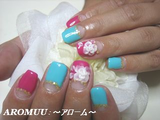 Berryとターコイズのサマーネイル