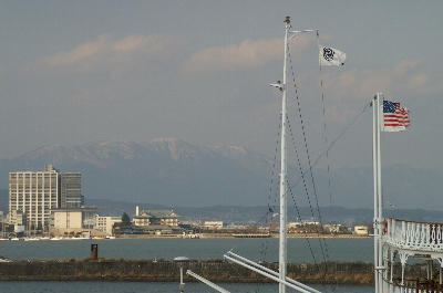 押しつまって