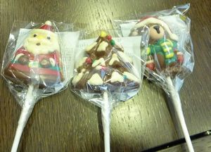 ピンクに淡い豹柄。