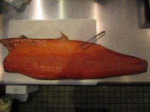 スモークサーモンできました!!