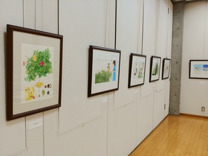 10月7日まで 能登川図書館秋季企画展「山根悦子絵本原画展-身近な植物を描く-」開催中! 10月7日まで 能登川図書館秋季企画展「山根悦子絵本原画展-身近な植物を描く-」開催中!