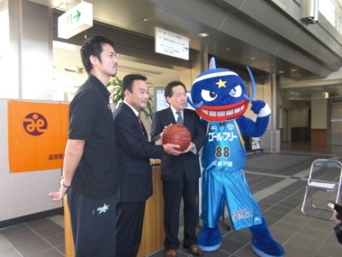 滋賀県社会福祉協議会様に観戦チケット贈呈 感謝状表彰