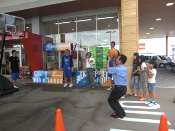 レイクスが愛知川店にやってきた 「夏のダイハツ祭りレポート」