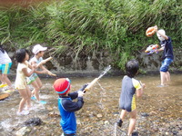 8月28日　幼児のためのデイキャンプ～川遊び～
