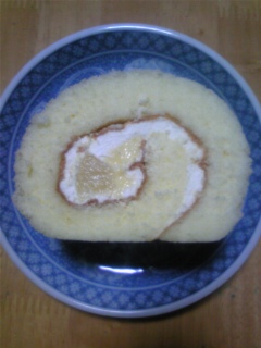 白桃のロールケーキ