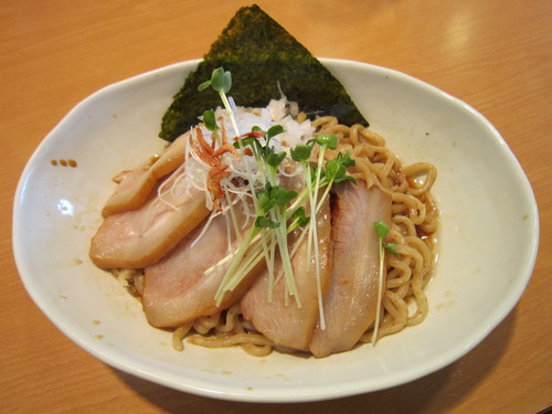 155杯麺 キッチンオムヒコ(肉盛り和え麺)