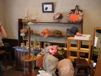 月とあそぶ展 搬入開始