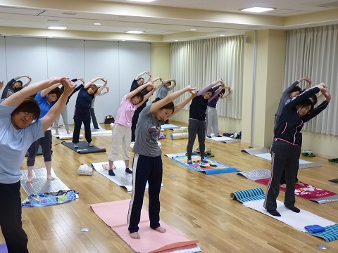 ヨガ教室が開かれました ヨガ教室が開かれました