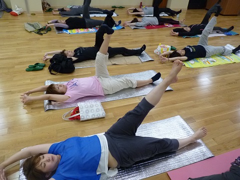 ヨガ教室が開かれました ヨガ教室が開かれました