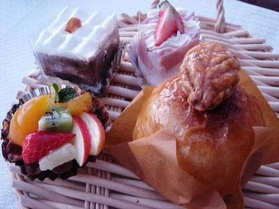 生ケーキだって。