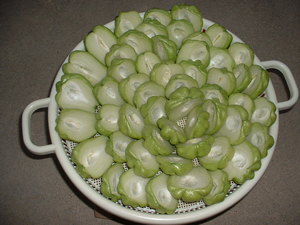 ハヤト瓜の塩づけ