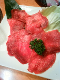 ゴージャスセット!?…初焼肉は「竹」へ