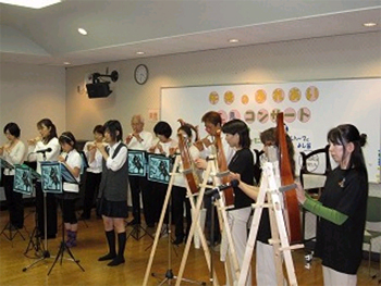 「午後のふれあい ミニ見にコンサート」