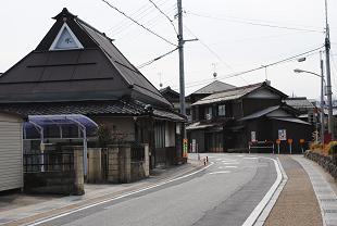 愛知川宿の旧街道沿いの古民家へ「古民家ライター」