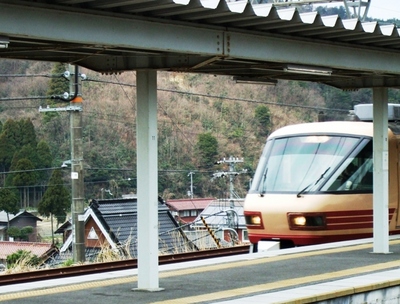 「特急街道・近江塩津駅」の巻