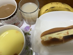 朝ご飯 (ちくわパン) 朝ご飯 (ちくわパン)