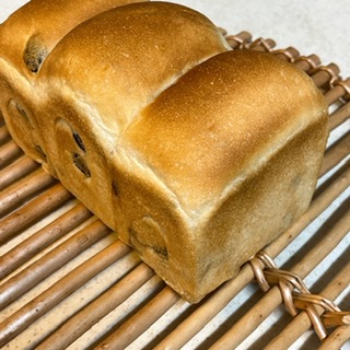 【手ごねパン】レーズン食パンを焼きました