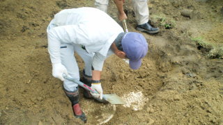 タイムカプセルの蓋発見!! タイムカプセルの蓋発見!!