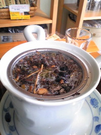 これが野草茶デス。