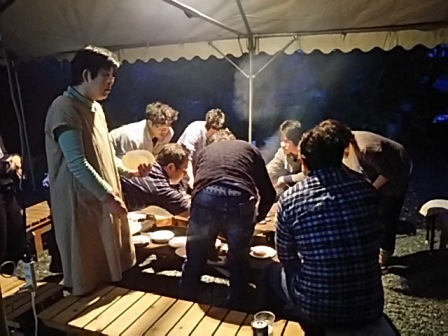 次々と焼いていくみなさん 次々と焼いていくみなさん