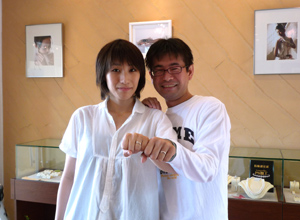 桜と自転車の結婚指輪