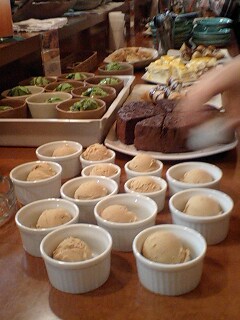 makanaiyaさんで新年会
