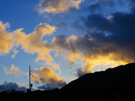 心地よい風と夕焼け琵琶湖も・・稲も色づく 心地よい風と夕焼け琵琶湖も・・稲も色づく