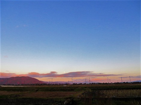 冬晴れでした・・虹と夕月も・・ 冬晴れでした・・虹と夕月も・・