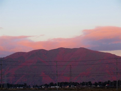 冬晴れでした・・虹と夕月も・・ 冬晴れでした・・虹と夕月も・・