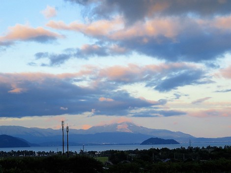 心地よい風と夕焼け琵琶湖も・・稲も色づく 心地よい風と夕焼け琵琶湖も・・稲も色づく