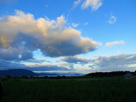 心地よい風と夕焼け琵琶湖も・・稲も色づく 心地よい風と夕焼け琵琶湖も・・稲も色づく