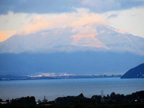 心地よい風と夕焼け琵琶湖も・・稲も色づく 心地よい風と夕焼け琵琶湖も・・稲も色づく