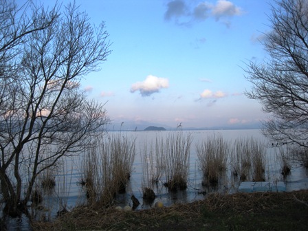 夕景、琵琶湖岸の４月１日