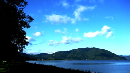 夏の夕景・・琵琶湖が蒼かったです。