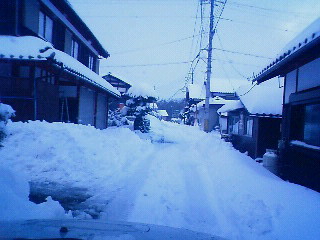 まだ降りますか?・・高島北部の雪