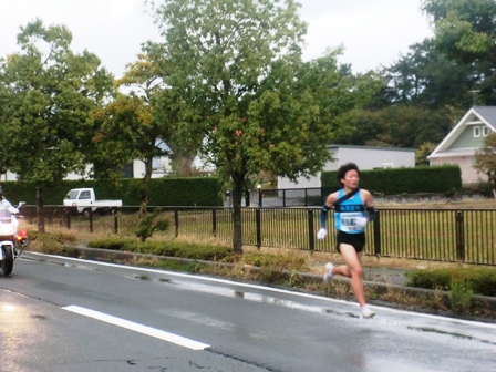 2012びわ湖大学駅伝・・マキノ地先を通過