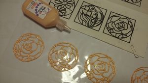 ゴールドの縁取りも作ります~