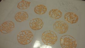 ゴールドの縁取りも作ります~