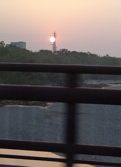 さくらんぼと夕陽