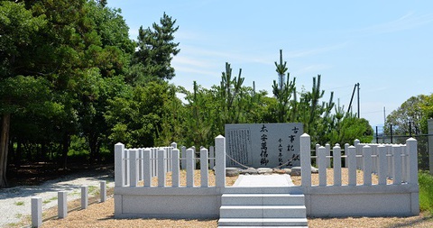 大和の国を訪ねる（２）・・・多神社・多遺跡、新沢千塚古墳群、室大墓へ