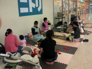 平和堂で月１サロン