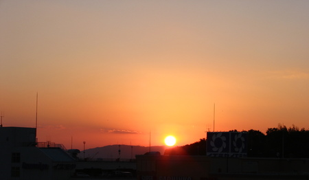 夕陽に向かって叫ぶのだ〜！