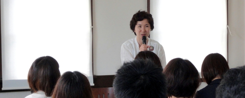 CHEERS STATIONさん主催のビジネスカフェ「3分間プレゼン大会」が開催されました。