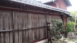 朽ち行く古民家