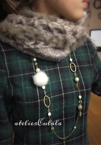 新作ファー付ロングネックレス