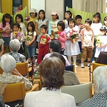 「花の日」の交流