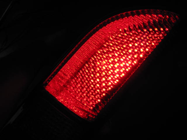 【動画有】　製作中　ハイエースＬＥＤ流星テール☆