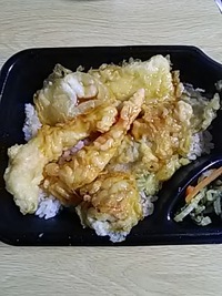 風が強い。