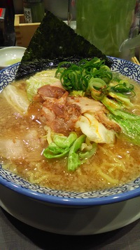 初めてのラーメン屋。