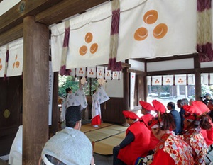 神事の様子